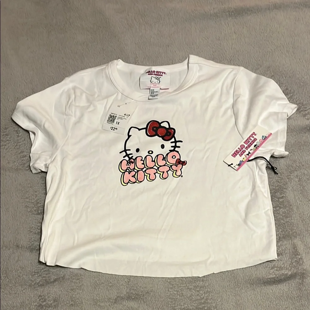 NWT Hello Kitty White Short Sleeve Crop Tee - Picture 1 of 3